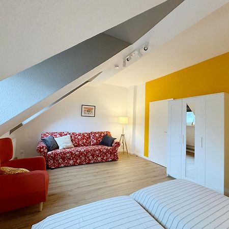 Big Flat With Fresh Renovation, Free Parking, Sonyps, Netflix Appartement Duisburg Buitenkant foto