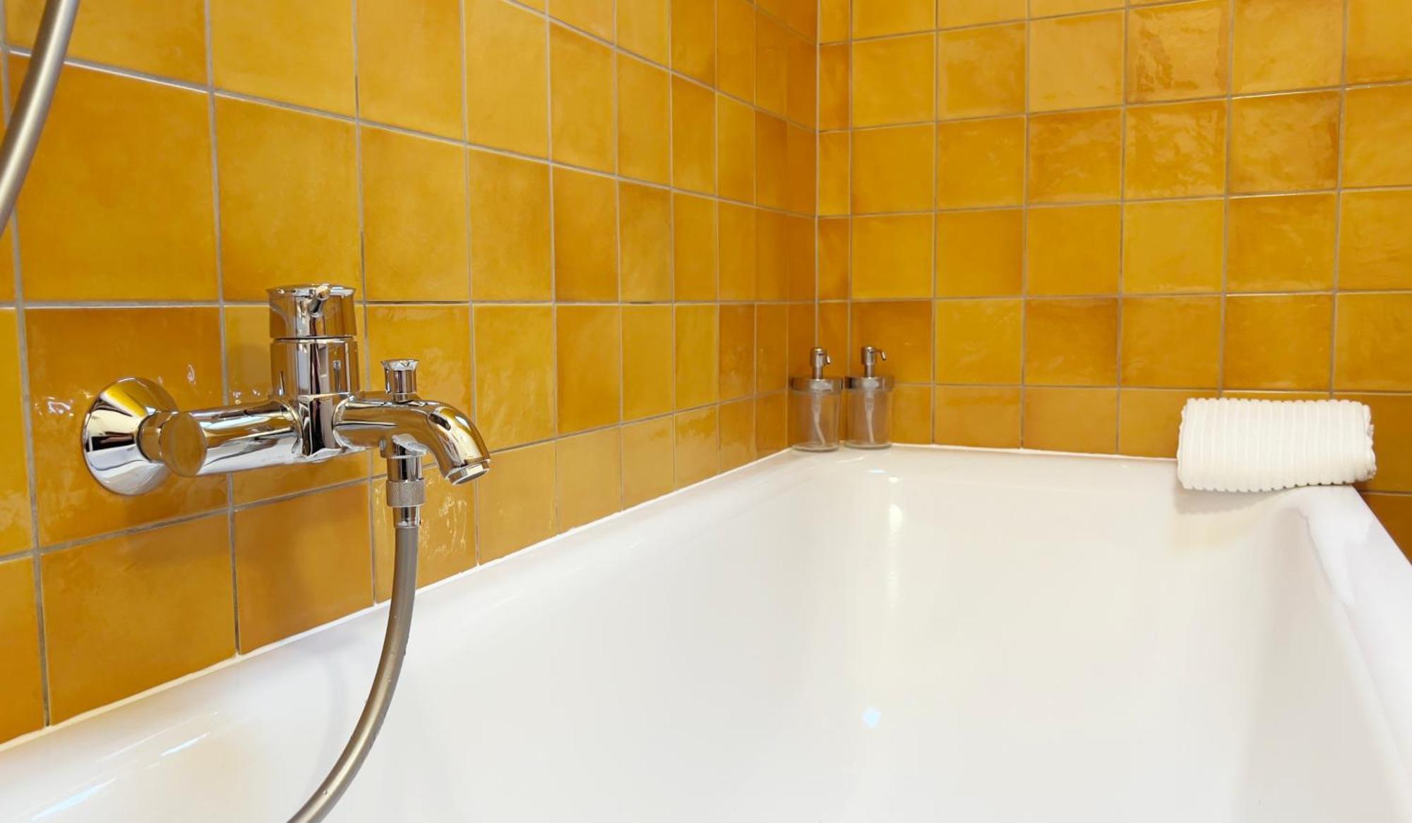 Big Flat With Fresh Renovation, Free Parking, Sonyps, Netflix Appartement Duisburg Buitenkant foto