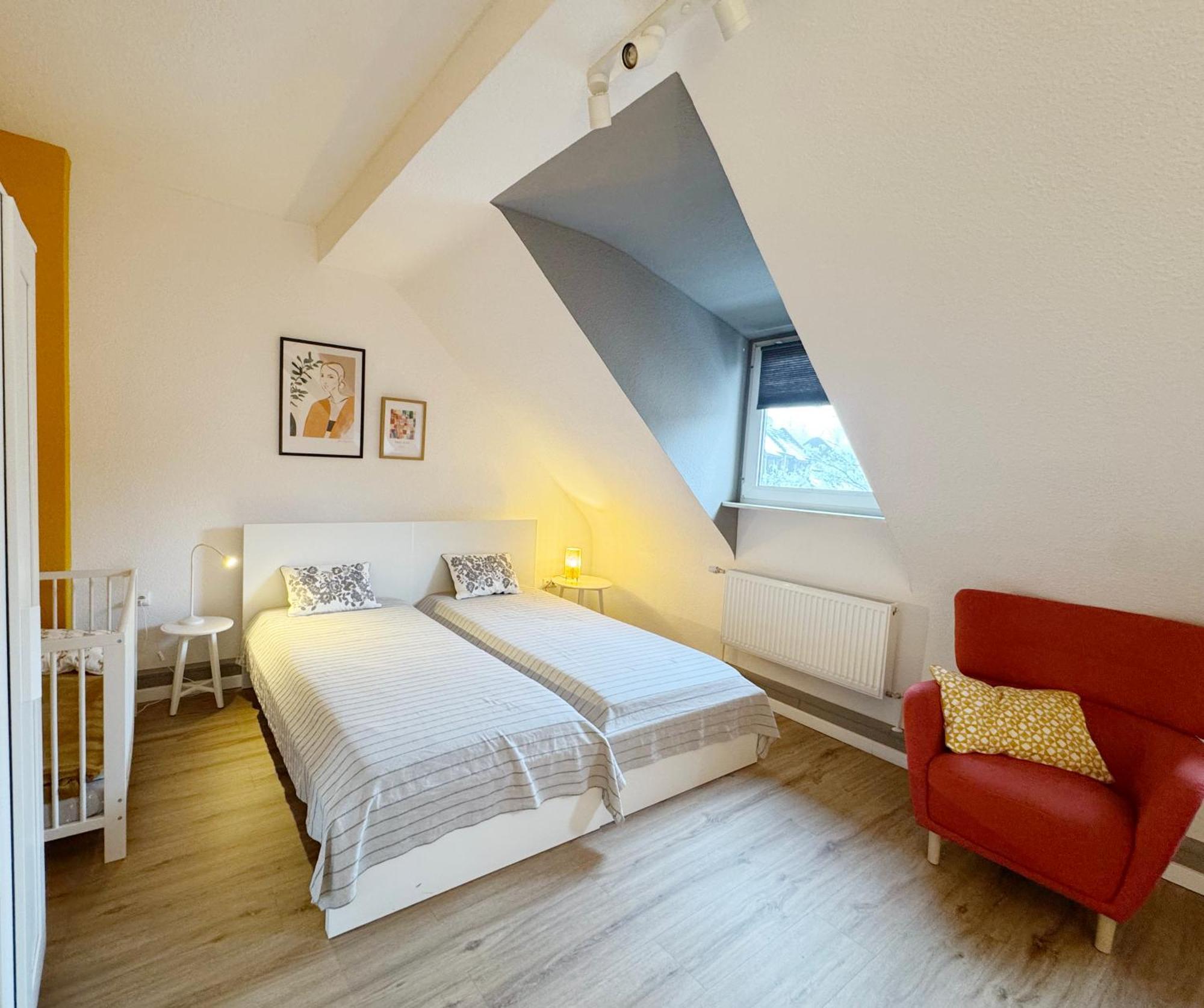 Big Flat With Fresh Renovation, Free Parking, Sonyps, Netflix Appartement Duisburg Buitenkant foto
