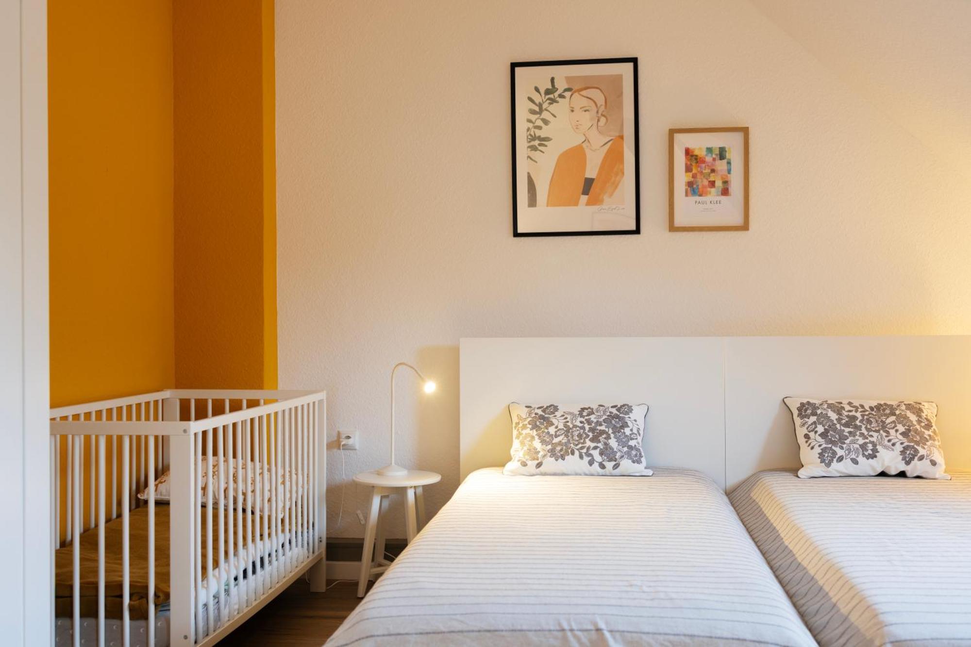 Big Flat With Fresh Renovation, Free Parking, Sonyps, Netflix Appartement Duisburg Buitenkant foto