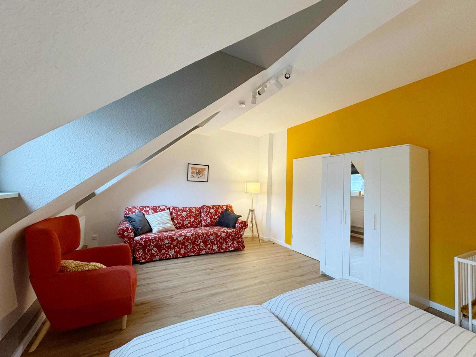 Big Flat With Fresh Renovation, Free Parking, Sonyps, Netflix Appartement Duisburg Buitenkant foto