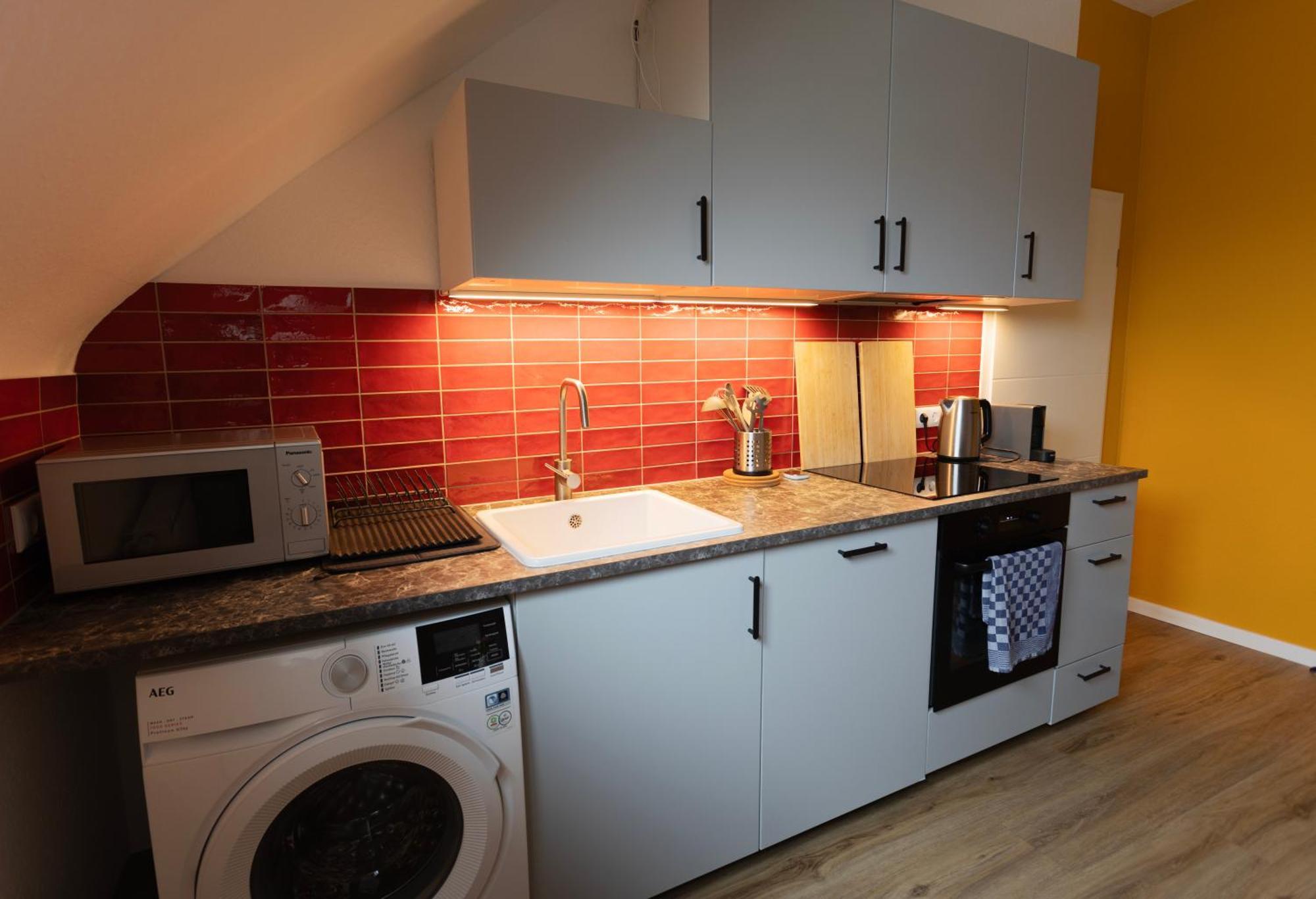 Big Flat With Fresh Renovation, Free Parking, Sonyps, Netflix Appartement Duisburg Buitenkant foto